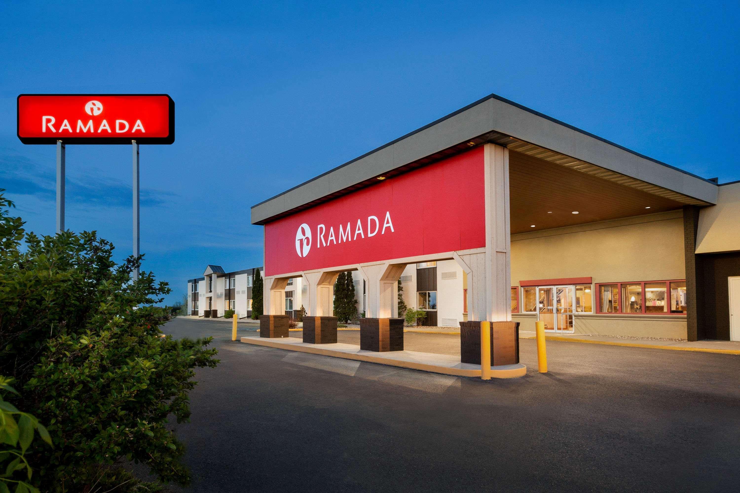 Hotel Ramada By Wyndham Bismarck Zewnętrze zdjęcie