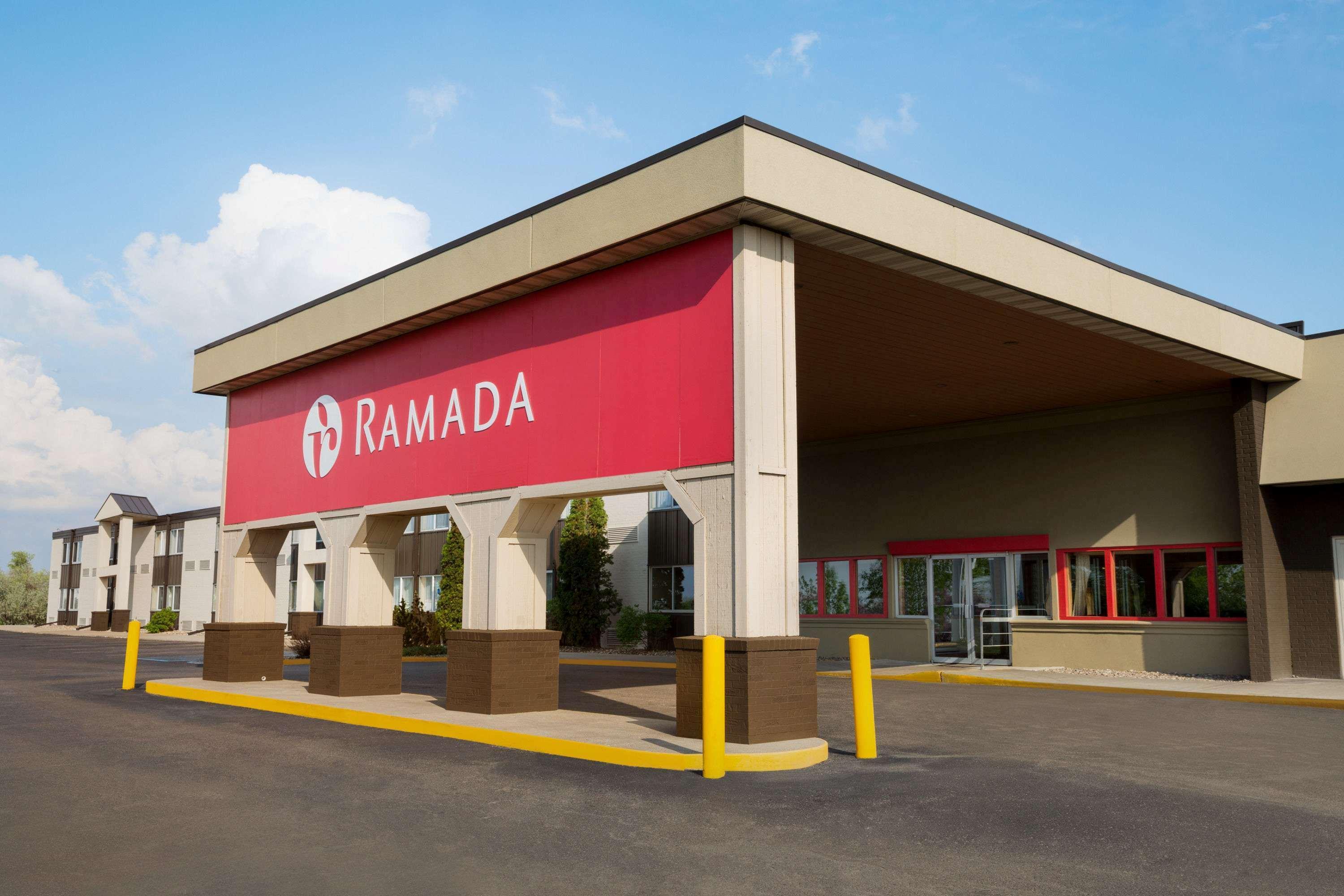 Hotel Ramada By Wyndham Bismarck Zewnętrze zdjęcie