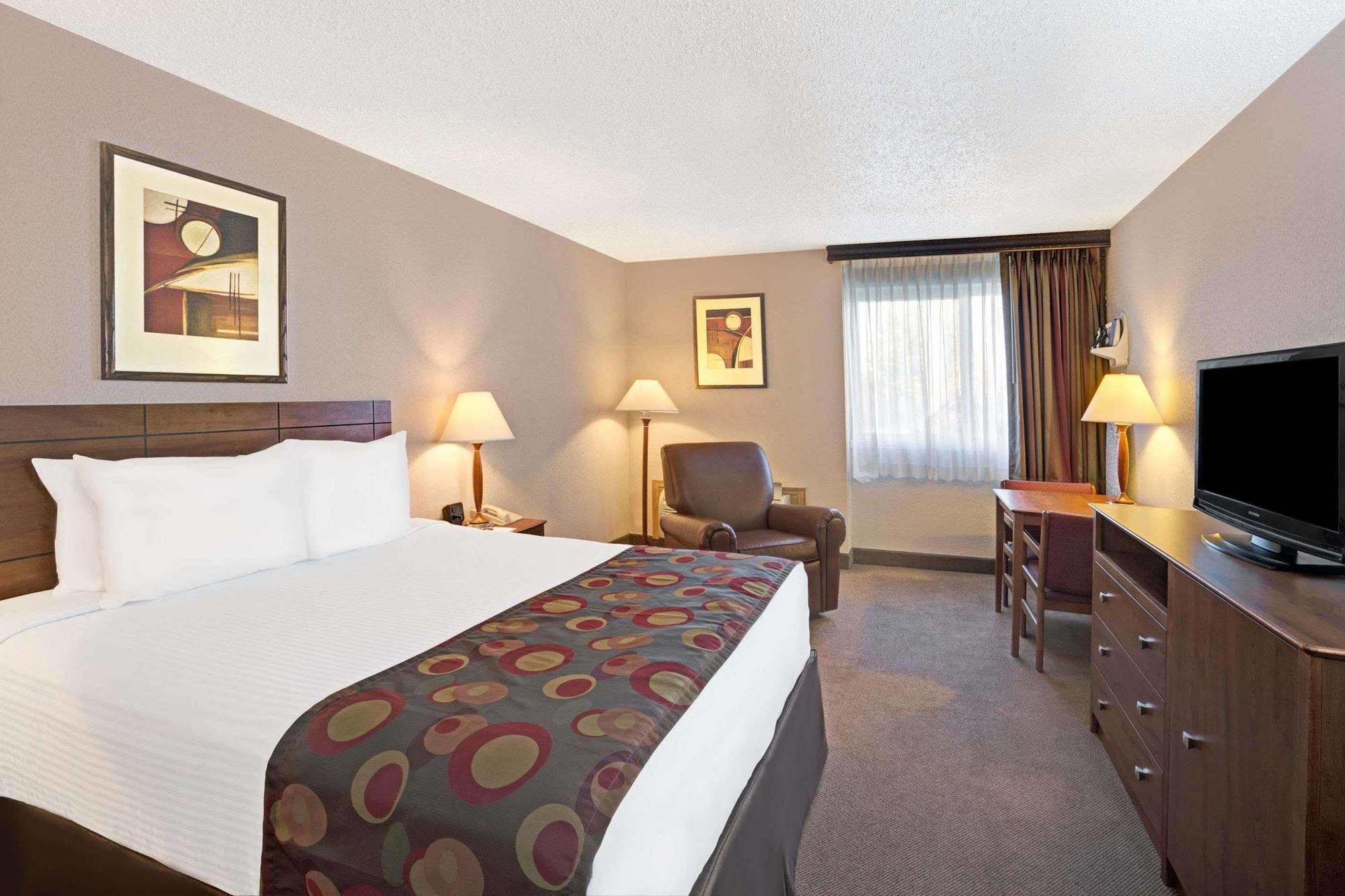 Hotel Ramada By Wyndham Bismarck Zewnętrze zdjęcie