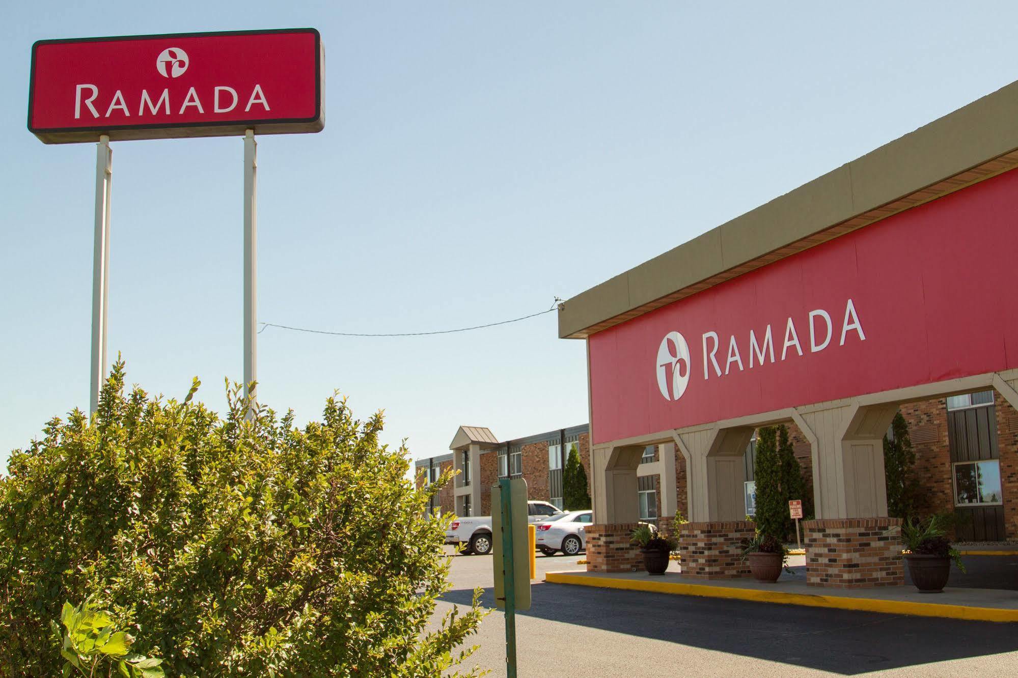 Hotel Ramada By Wyndham Bismarck Zewnętrze zdjęcie
