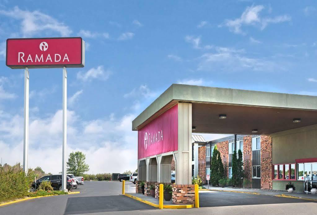 Hotel Ramada By Wyndham Bismarck Zewnętrze zdjęcie